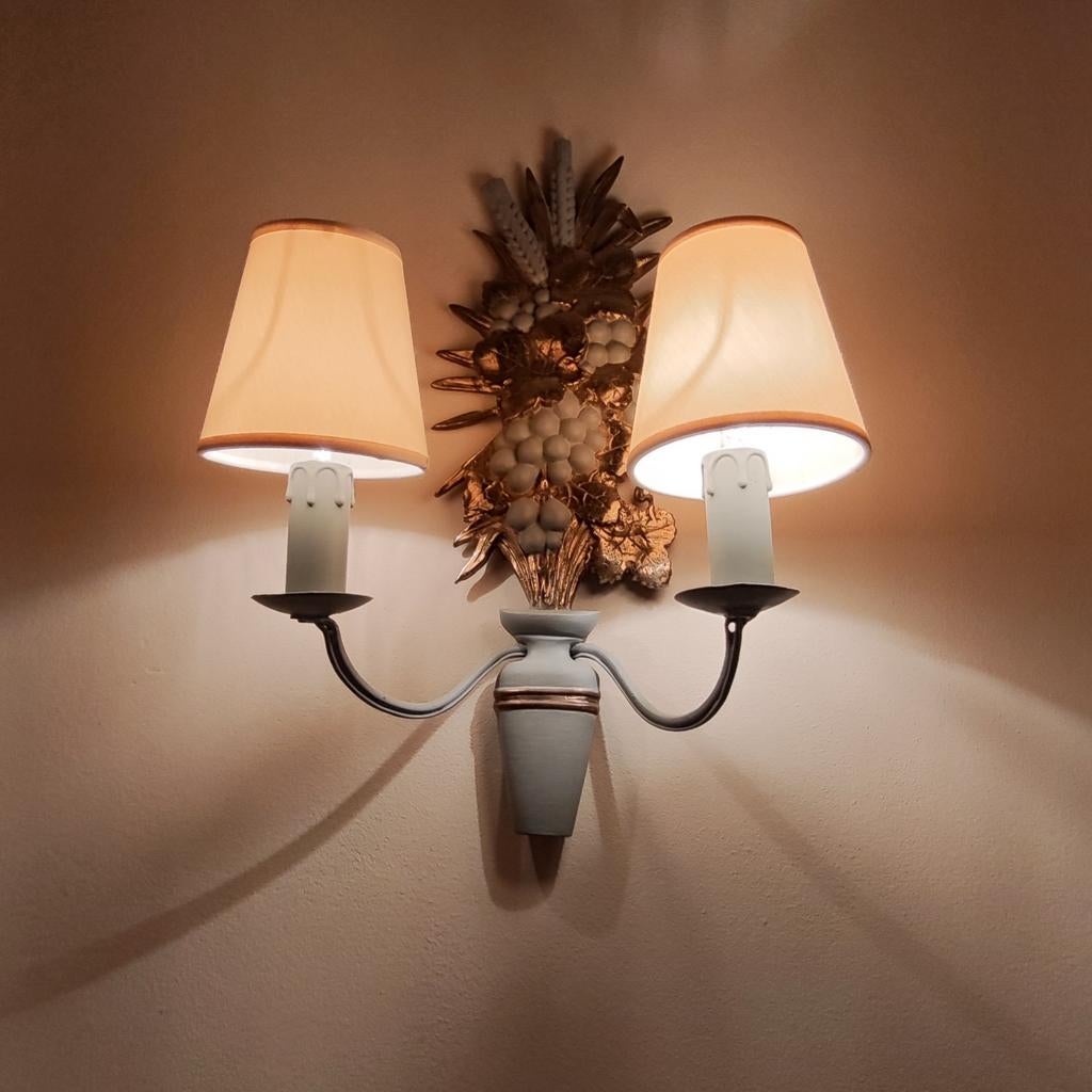 Antieke wandlamp en gepatineerde spiegel, Ophalen, Zo goed als nieuw