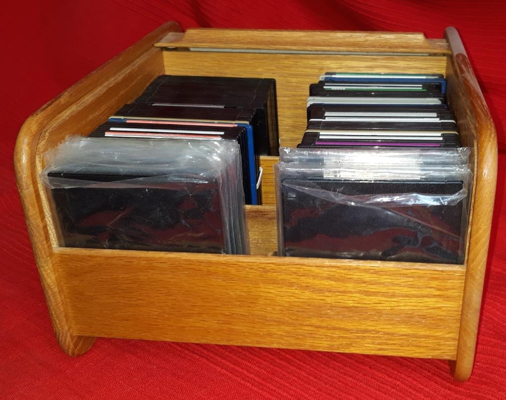 diskettes en houten opbergbakken, Computers en Software, Vintage Computers, Ophalen of Verzenden