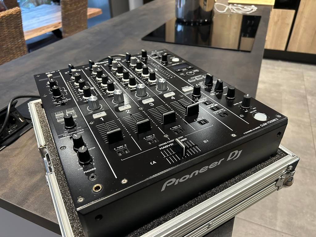 Table de mixage djm 750mk2 pioneer meegpannel Dj pro, Enlèvement, Comme neuf