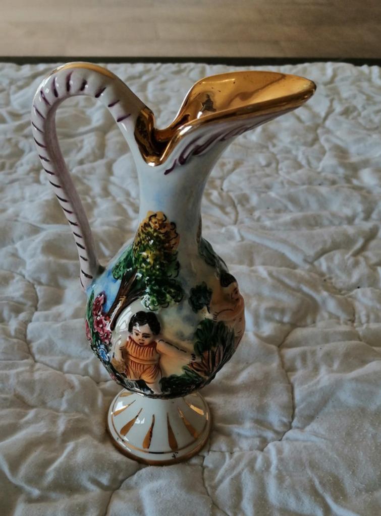 Italiaanse Capodimonte vaas kruik, Enlèvement