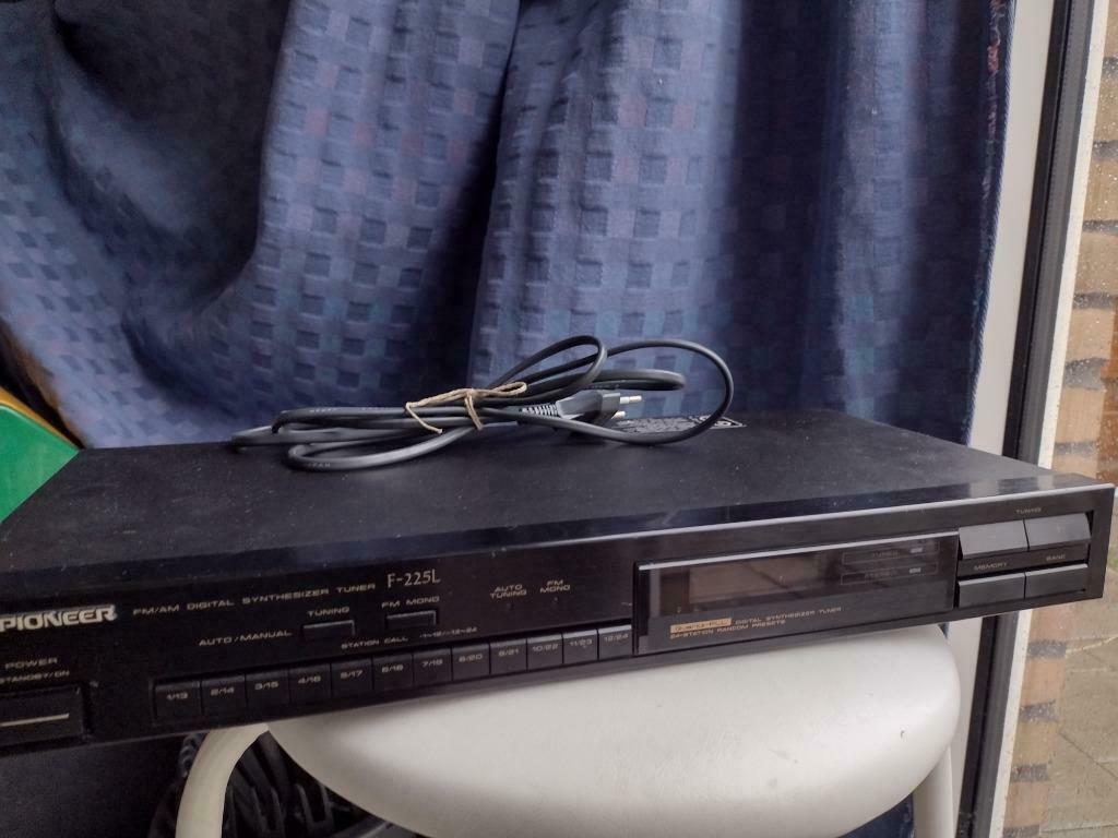 Pioneer tuner F225L, Audio, Tv en Foto, Tuners, Ophalen of Verzenden, Gebruikt
