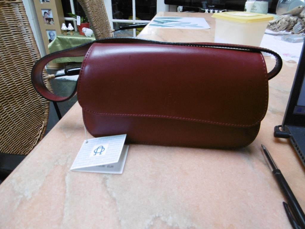 petit sac à main New « Nobody » rouge, Bijoux, Sacs & Beauté, Sacs | Sacs Femme, Enlèvement ou Envoi, Neuf, Rouge, Sac de soirée