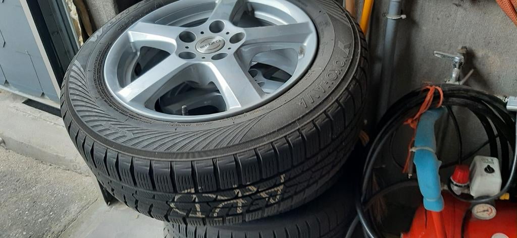 🛷🛷Winterbanden .😲😲😲mooie velgen renault  205/60R16 96H, Auto-onderdelen, Banden en Velgen, Ophalen, Winterbanden, Band(en)