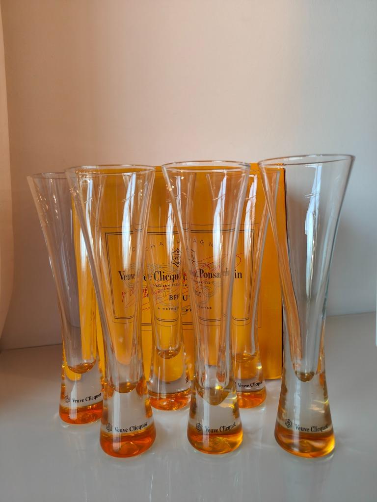 Veuve Clicquot 6 verres soufflés à la bouche (flûtes), faits, Collections, Vins, Enlèvement ou Envoi, Neuf, France, Champagne