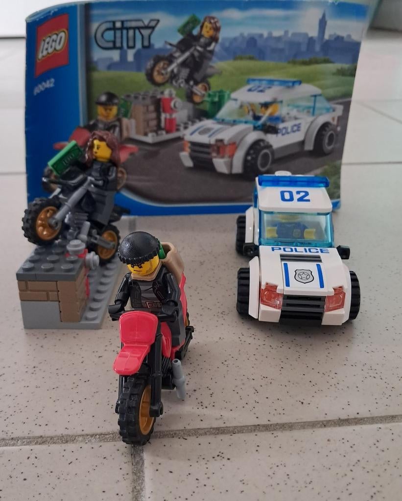 Lego City politie en boef, Kinderen en Baby's, Speelgoed | Duplo en Lego, Ophalen of Verzenden, Lego