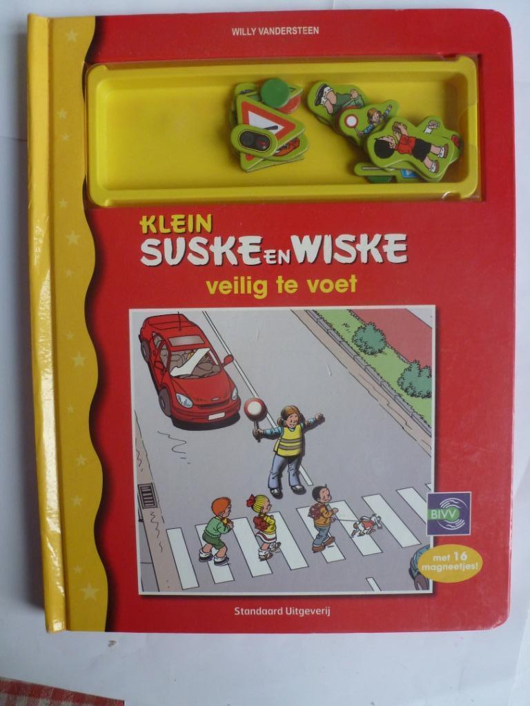 klein Suske en Wiske veilig te voet , magneetboek, Boeken, Ophalen of Verzenden, Zo goed als nieuw, Non-fictie