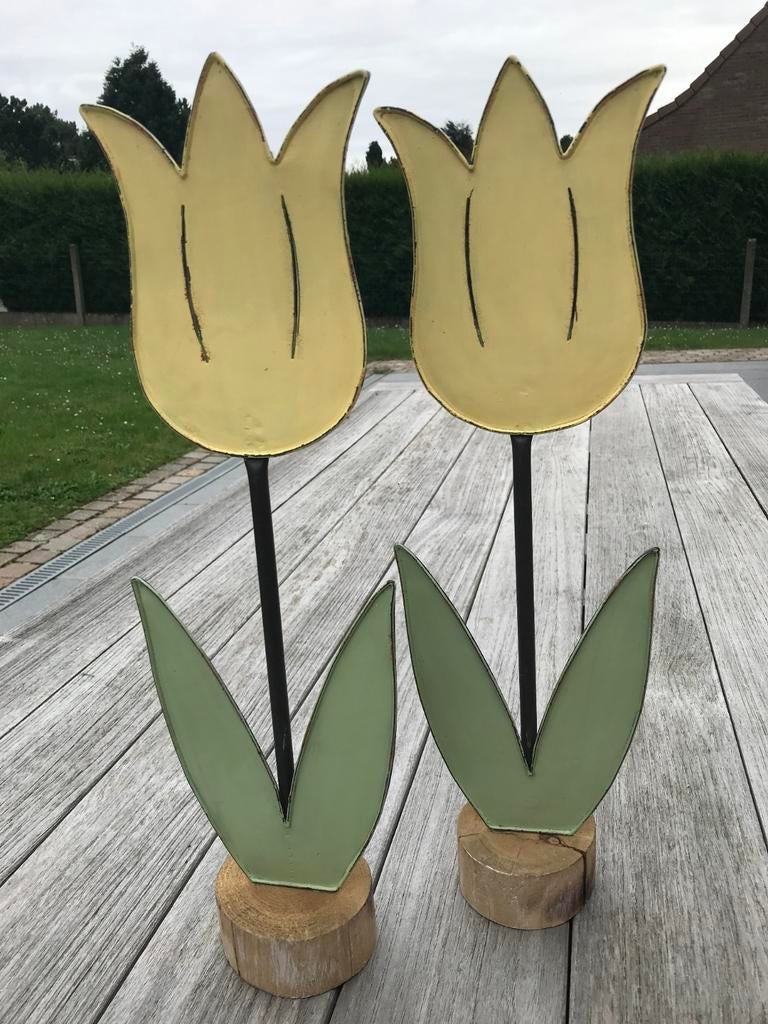 Tulpen in metaal, met houten voetje 2st *Nieuwstaat*, Ophalen of Verzenden, Zo goed als nieuw