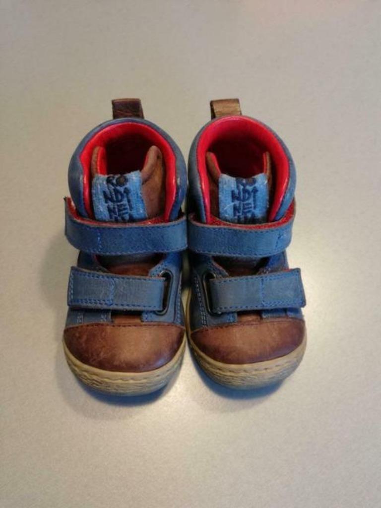 Rondinella nieuwe lederen jongensschoen met velcro maat 19, Enfants & Bébés, Vêtements enfant | Chaussures & Chaussettes, Neuf