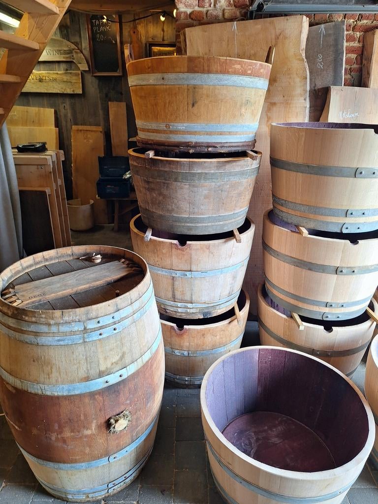 BARILS DE VIN NEUFS ET AUTHENTIQUES À VENDRE — boîtes à fleu, Enlèvement