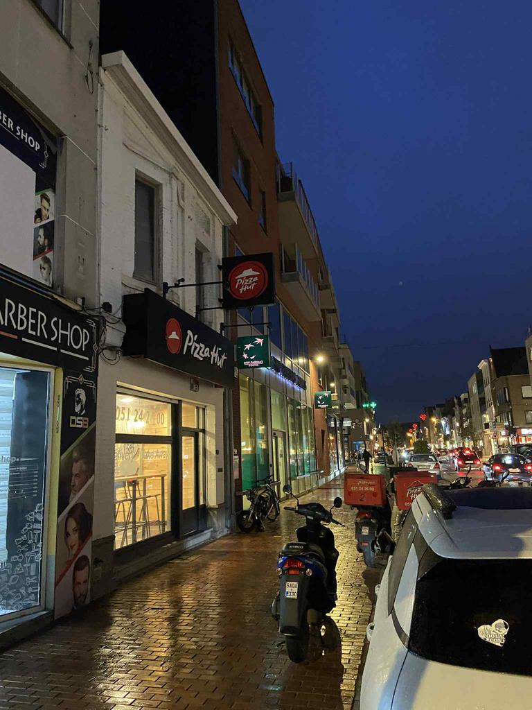 Een mooie salon berbershop over tenemen + drie verdiepingen, Immo