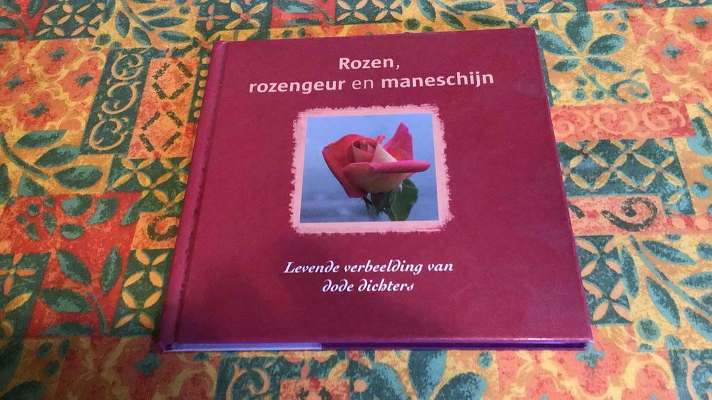 Roses, parfum de rose et clair de lune (q), Enlèvement ou Envoi, Comme neuf