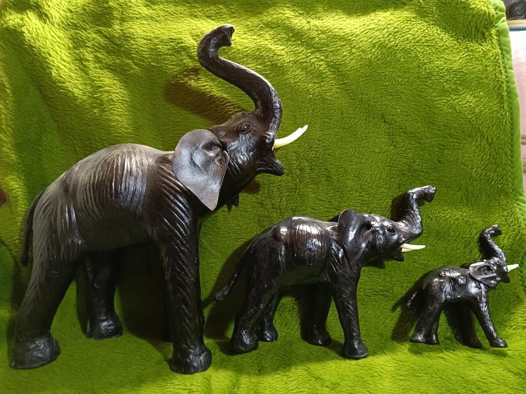 Set van drie lederen olifanten te koop., Antiek en Kunst, Ophalen of Verzenden