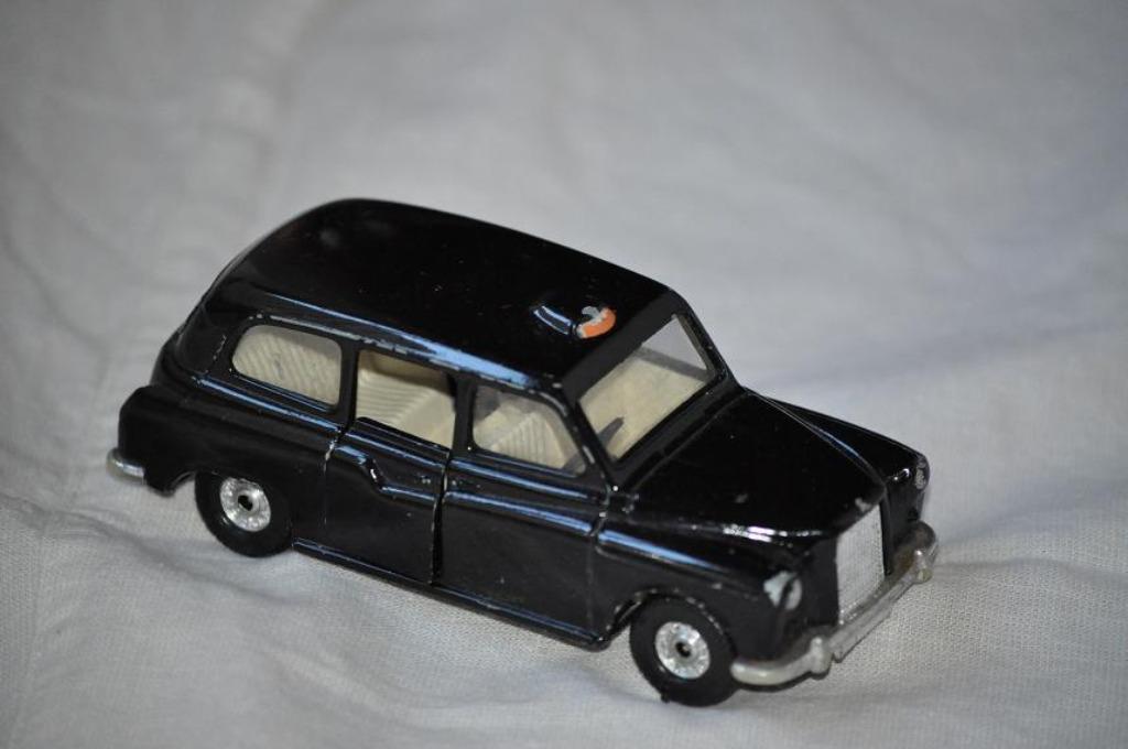 CORGI modelauto (meerdere stuks), Hobby & Loisirs créatifs, Voitures miniatures | Échelles Autre, Utilisé, Voiture, Enlèvement ou Envoi