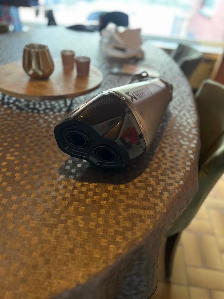 Akrapovic uitlaat carbon ktm 1290r  superduke, Ophalen, Zo goed als nieuw