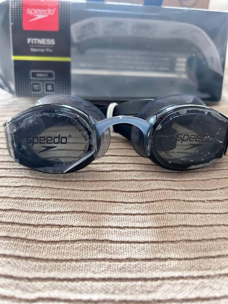 Lunettes de natation Speedo Mariner Pro — Noir/Fumée (Nouvea, Enlèvement ou Envoi, Noir