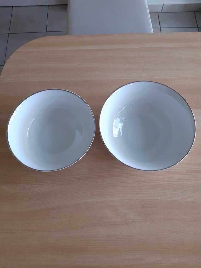 2 witte kommen met zilveren rand, Ophalen of Verzenden, Zo goed als nieuw, Kom(men)