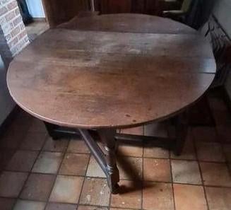 17e eeuwse massief eiken hangoortafel, Ophalen