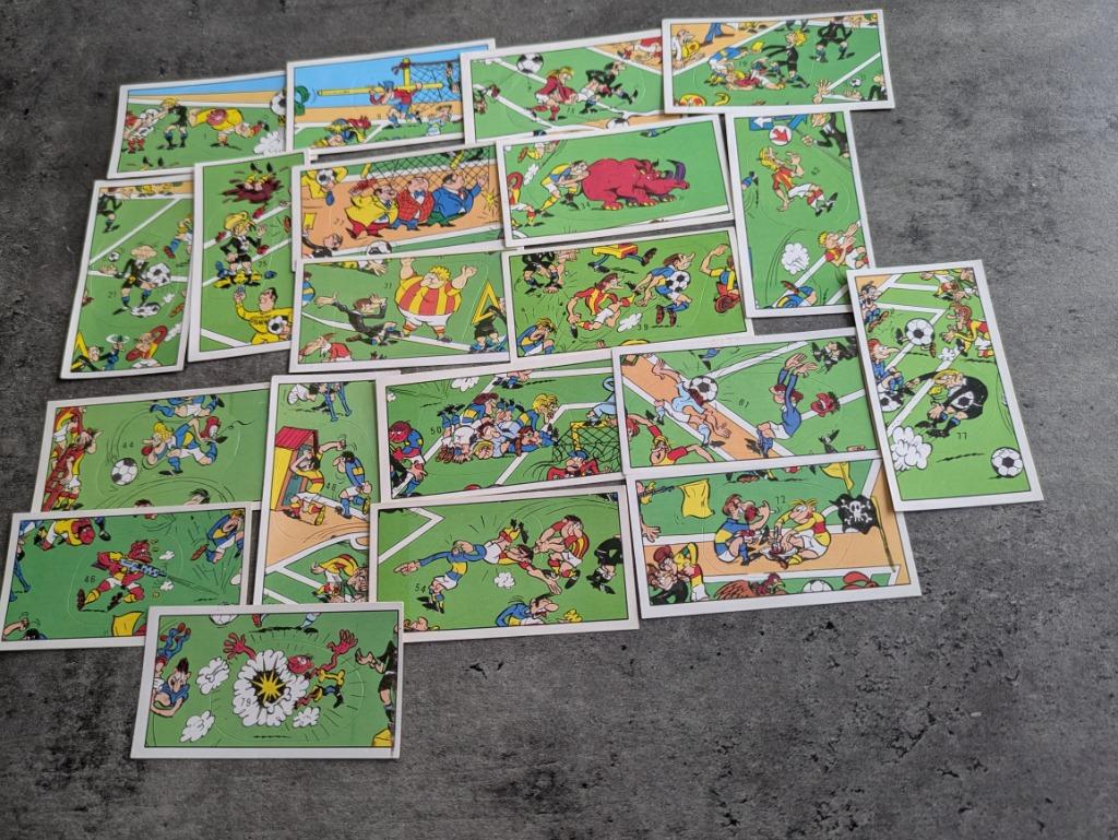 PANINI FOOTBALL 76  20x STICKERS 1976 alle cartoons, Verzenden, Zo goed als nieuw