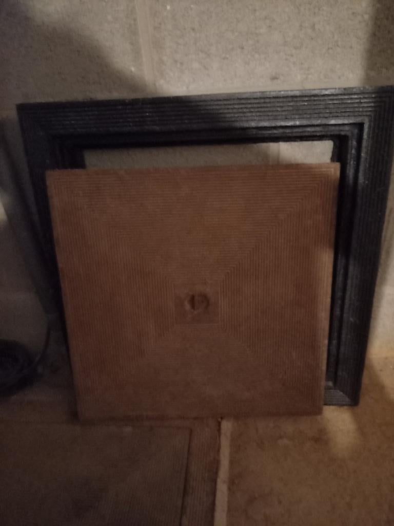 Taque de chambre de visite., Enlèvement
