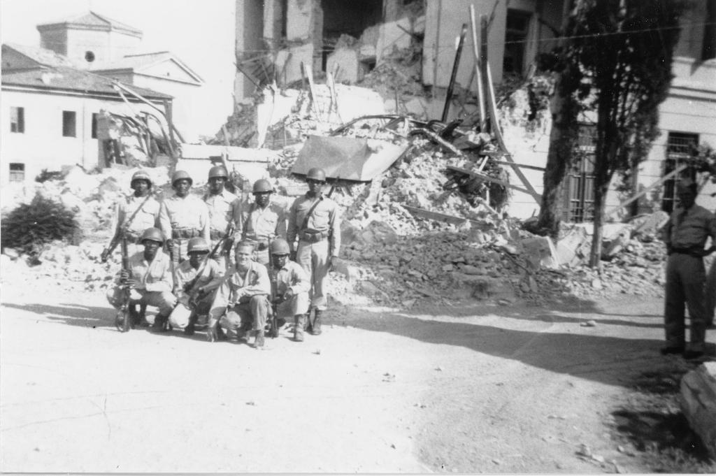 5 repro foto's - Amerikaanse GI in Europa - WO2, Verzenden, Landmacht, Foto of Poster
