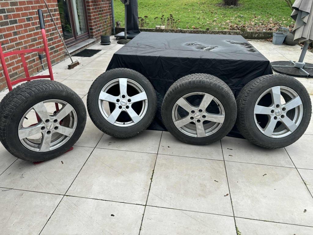 Kit pneus neige Nissan Qashqai, Autos : Pièces & Accessoires, Pneus et Jantes, Véhicule de tourisme, 17 pouces, Enlèvement