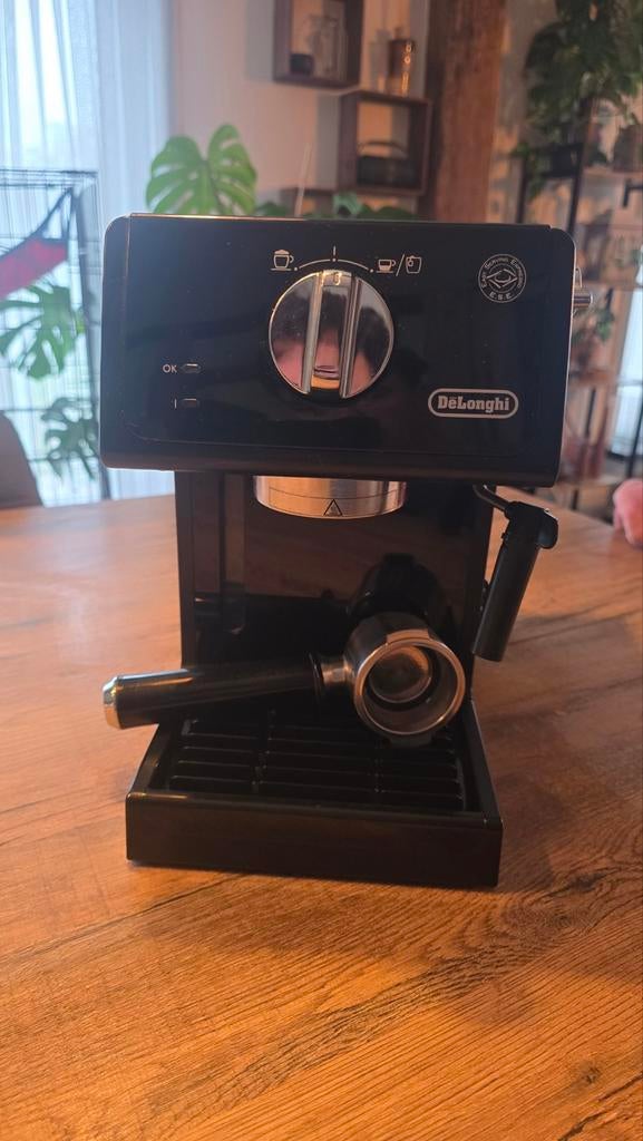 Delonghi Espressomachine ECP31.21 met melkopschuimer, Café moulu, Machine à espresso, Réservoir d'eau amovible, 2 à 4 tasses