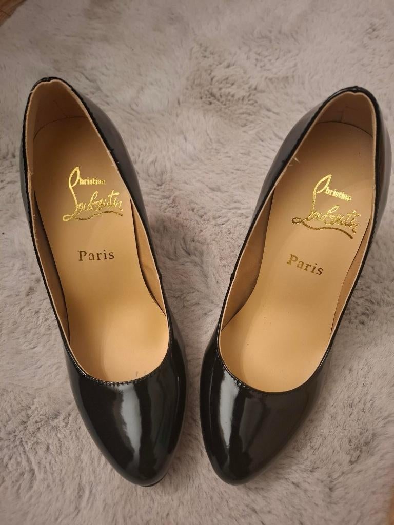 Louboutin zwart gelakt (perfecte staat!), Kleding | Dames, Schoenen, Ophalen, Pumps, Zwart, Zo goed als nieuw