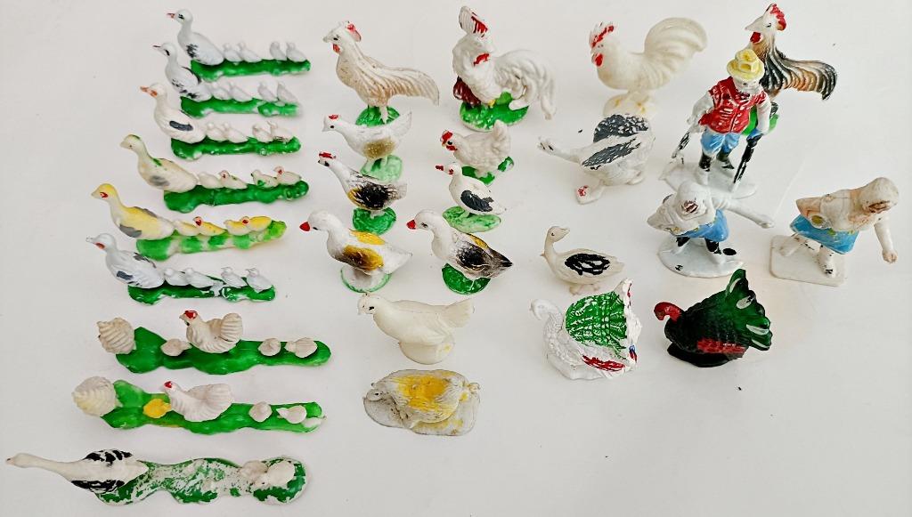 Lot de 28 figurines miniatures colorées de la basse-cours, Collections, Statues & Figurines, Utilisé, Animal, Enlèvement ou Envoi