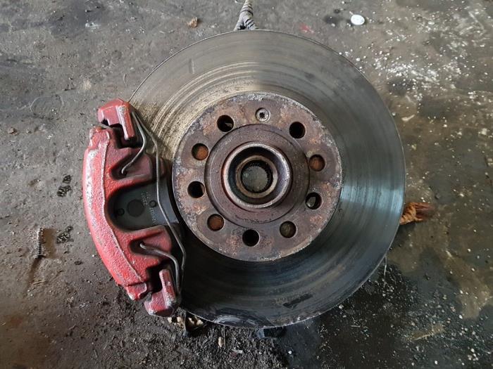 Wielnaaf voor van een Volkswagen Golf, Gebruikt, -, -, Ophalen of Verzenden