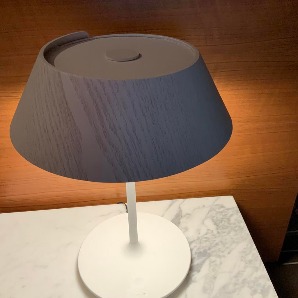 Lampe de table  Philips Nonagon, Maison & Meubles, Lampes | Lampes de table, Enlèvement ou Envoi, Comme neuf