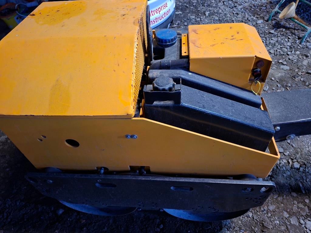 Rouleau  bomag 980kg., Enlèvement
