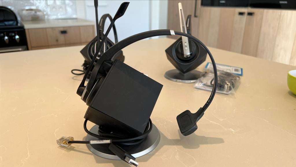 5 casques Sennheiser DW Pro I, Enlèvement ou Envoi, Sennheiser, Comme neuf, Microphone repliable