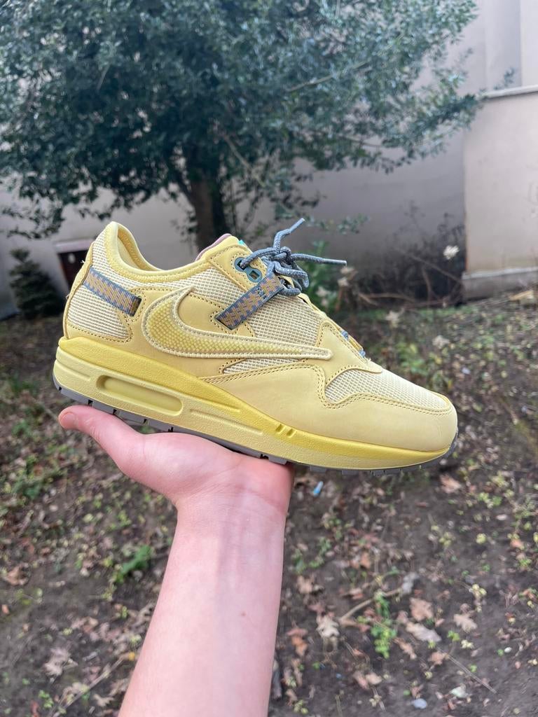 Nike Air Max 1 x Travis Scott « Saturne Gold », Vêtements | Hommes, Chaussures, Enlèvement, Neuf, Baskets