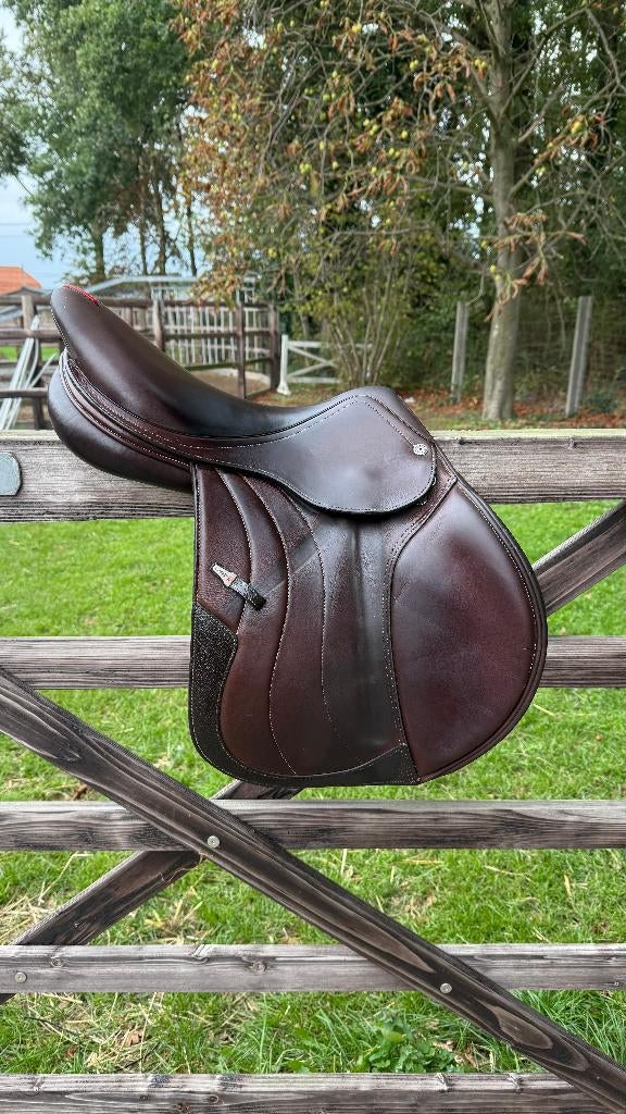 Springzadel Equipe EK Allegra – 17”N – +1 zeer goede staat, Ophalen of Verzenden, Zo goed als nieuw, Springen