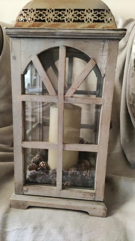 Houten lantaarn, met deurtje en metalen dak, h: 70 cm, Ophalen, Zo goed als nieuw