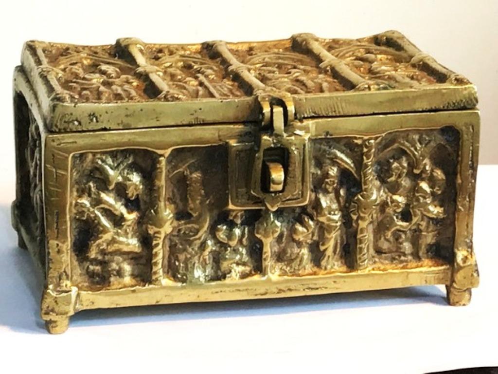 Coffret Bijoux bronz Gothique Français  2 kg antique😎💑🎁🤗, Antiquités & Art, Antiquités | Bronze & Cuivre, Enlèvement ou Envoi