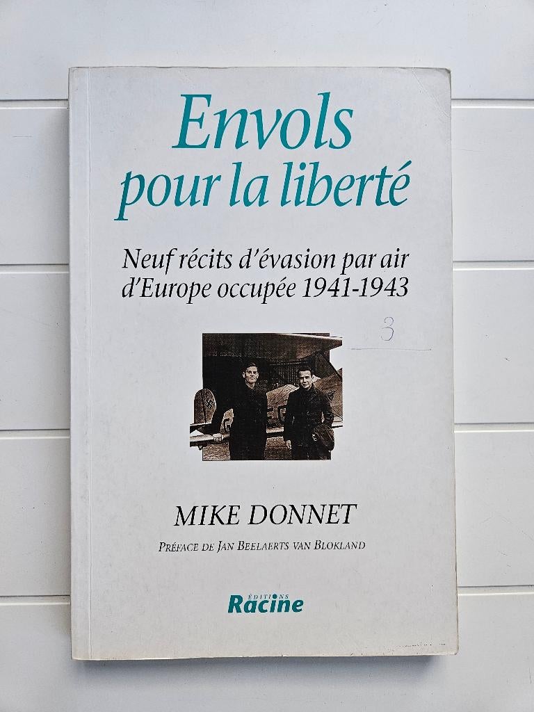 Flights to Freedom: negen verhalen over ontsnapping per vlie, Ophalen of Verzenden, Mike Donnet, Tweede Wereldoorlog, Gelezen