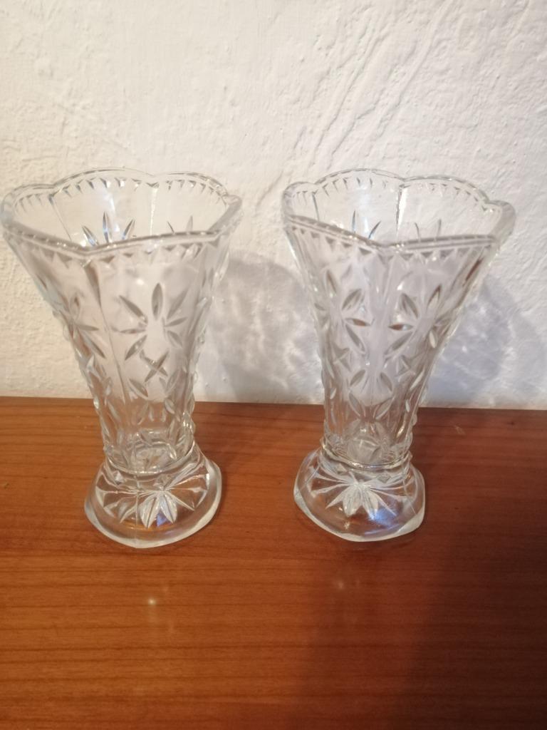 2 petits vases hauteurs 13 cm en verre transparent travaille, Moins de 50 cm, Autres couleurs, Comme neuf, Verre