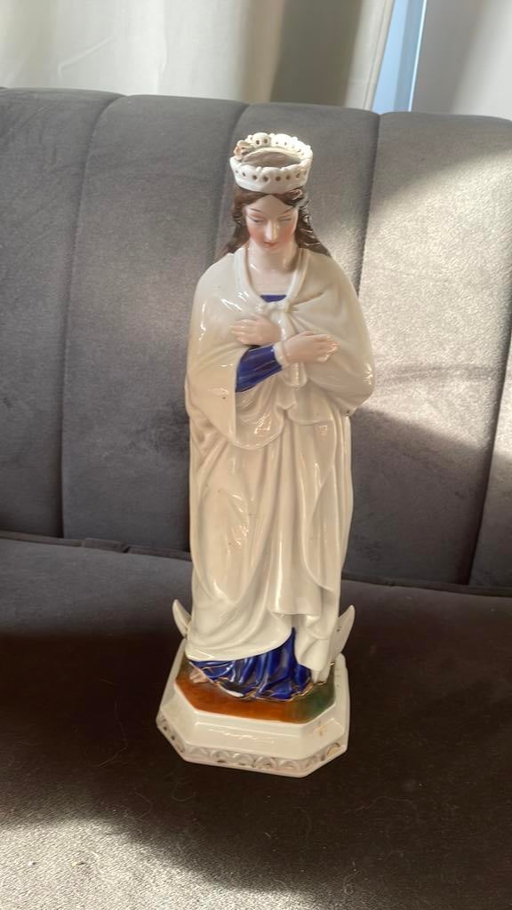 Religieus porseleinen beeldje, Ophalen