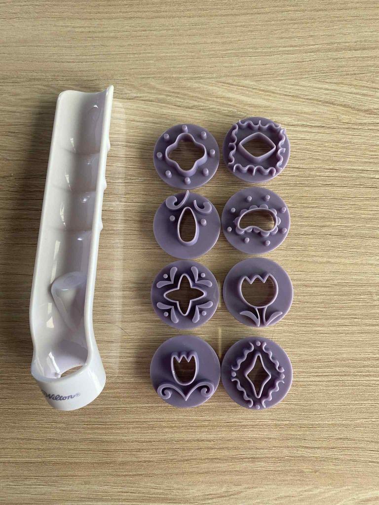 Taartdecoratie materiaal : Wilton Floral garland cutter, Ophalen of Verzenden, Gebruikt, Taarten of Cupcakes, Versiering