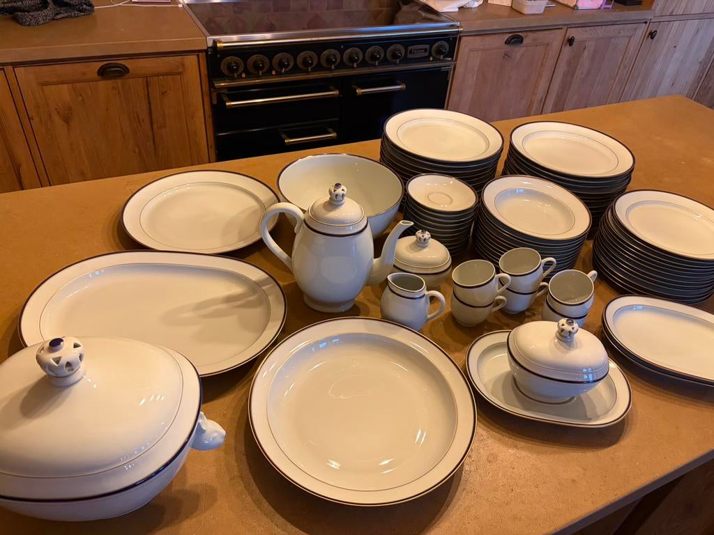 Porseleinen servies merk coquet, Antiek en Kunst, Ophalen