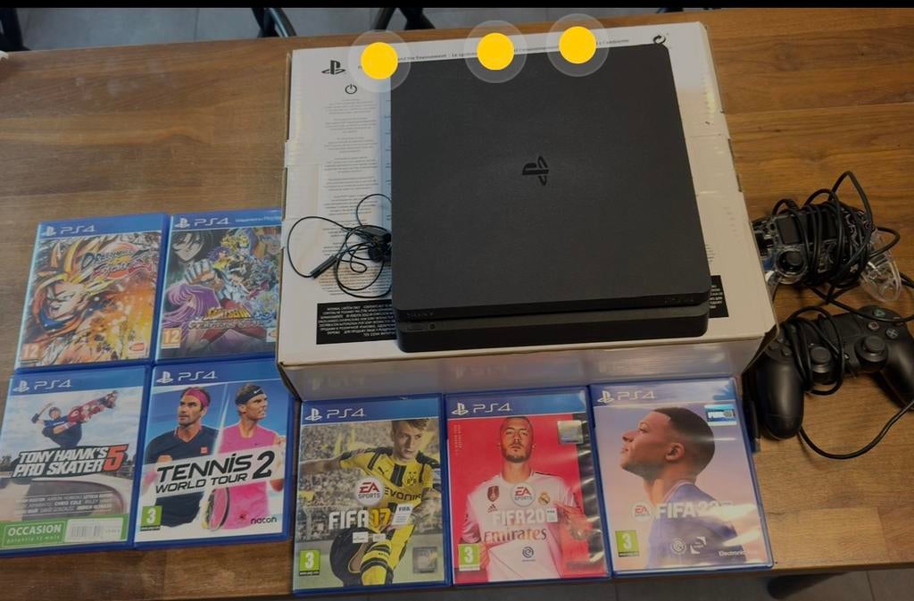 Playstation 4 avec 2 manettes et des jeux, Consoles de jeu & Jeux vidéo, Consoles de jeu | Sony PlayStation 4, Enlèvement ou Envoi