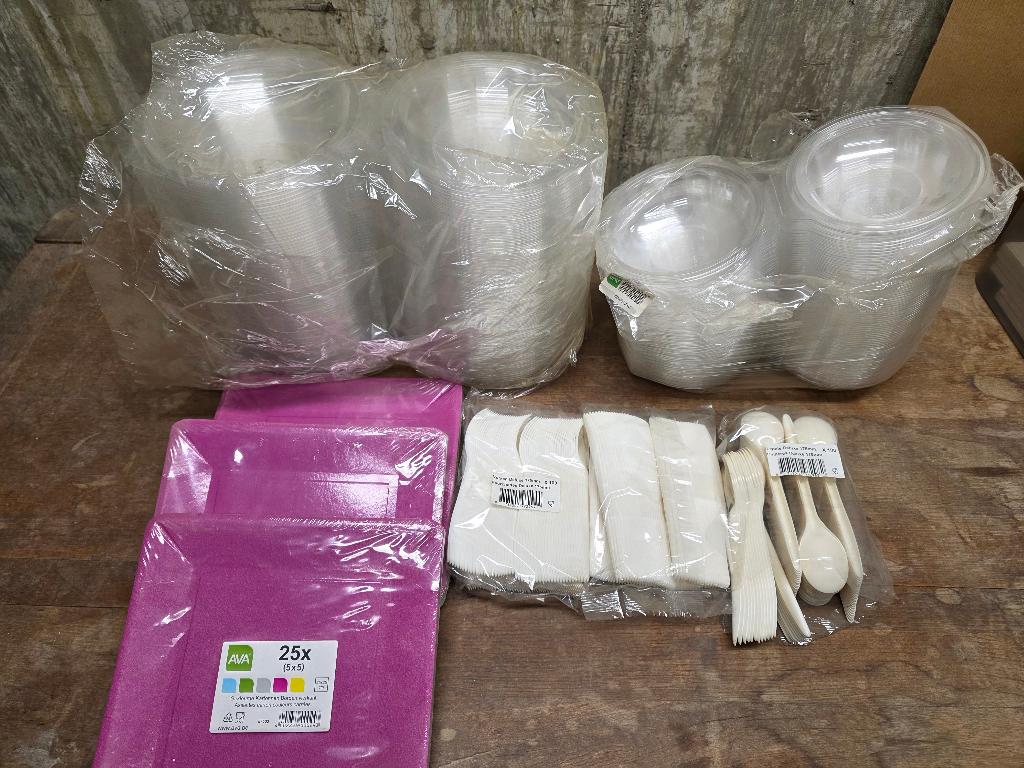Set wegwerp boorden en bestek, Ophalen of Verzenden, Nieuw