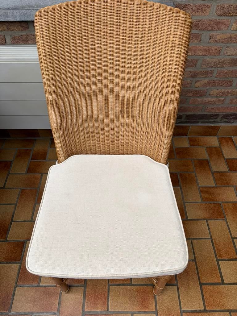 4 rieten stoelen met kussen, Enlèvement, Utilisé