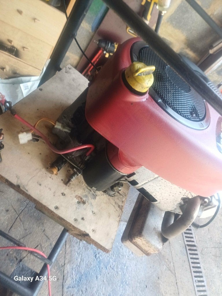 17 pk ohv Briggs and Stratton grasmaaier, tractormotor, Ophalen, Gebruikt, Mulchfunctie