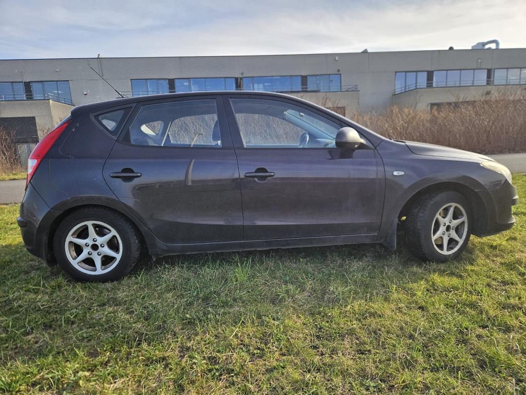 HUYNDAI I30 essence, automatique, Autos, Achat, 4 portes, Entreprise, Noir