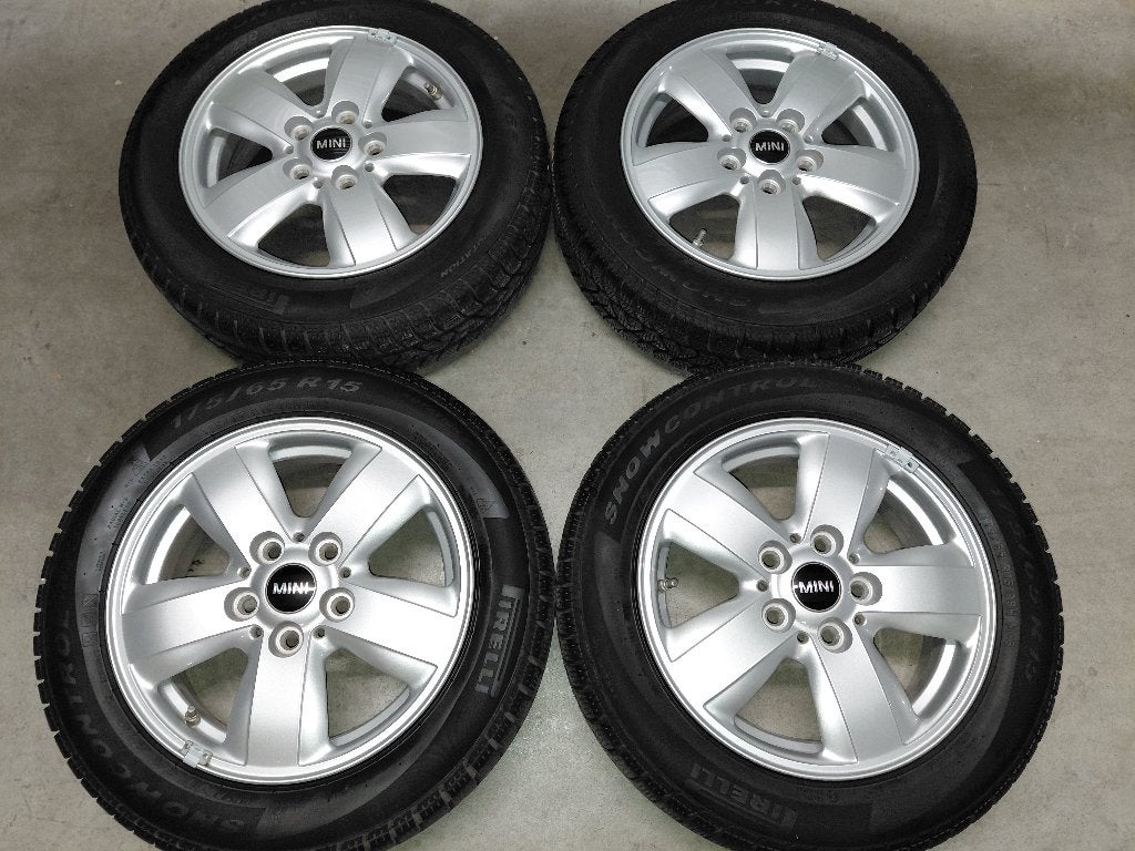 15 inch velgen met winterbanden Mini F55 / F56 / F57, Autos : Divers, Autos divers Autre, Enlèvement