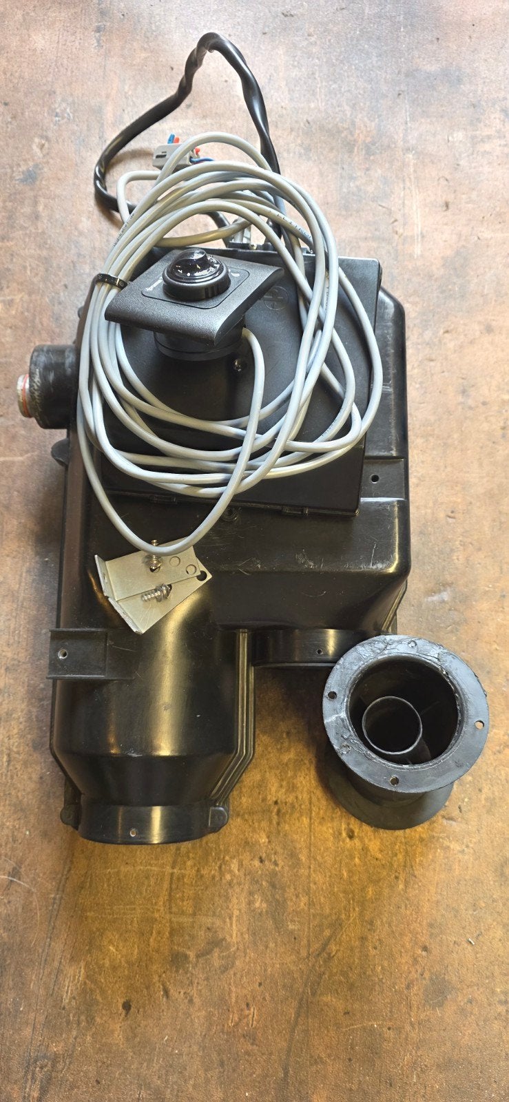 chauffage Truma E2400 à 12V/30Mb avec interrupteur de comman, Enlèvement, Comme neuf