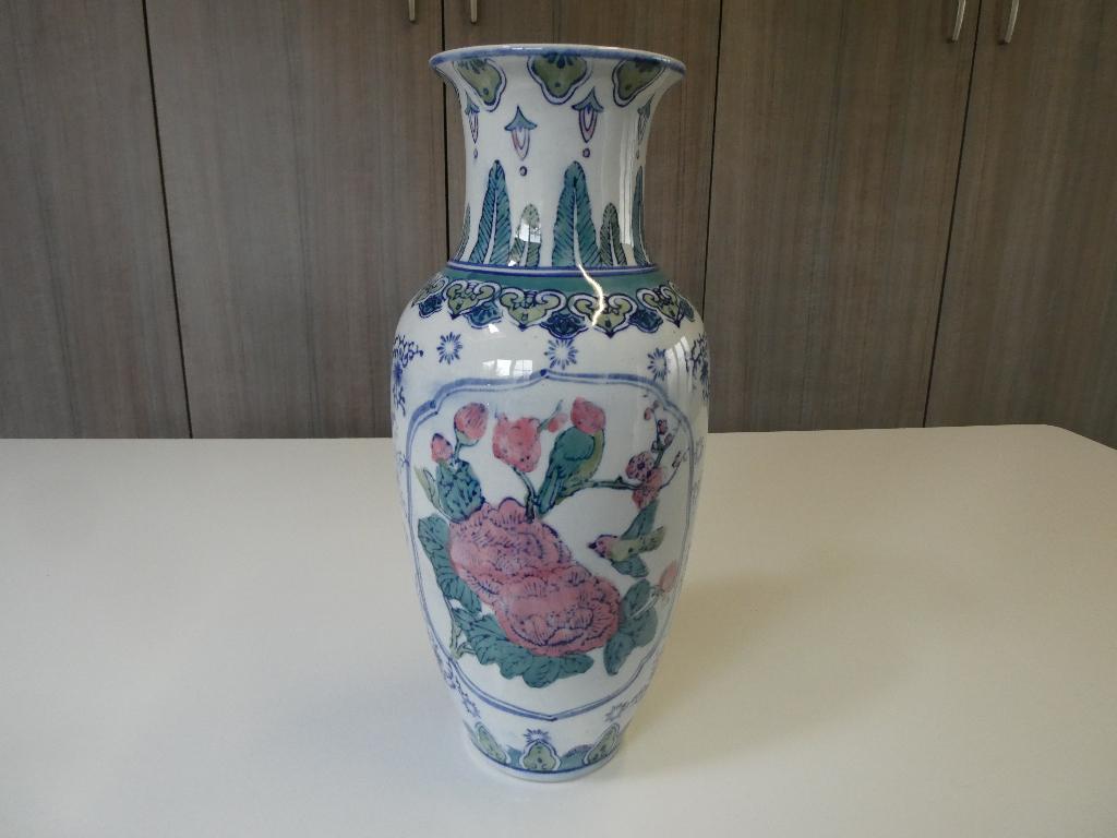 Grote Chinese porseleinen vaas, Huis en Inrichting, Woonaccessoires | Vazen, Overige kleuren, Aardewerk of Porselein, Ophalen of Verzenden
