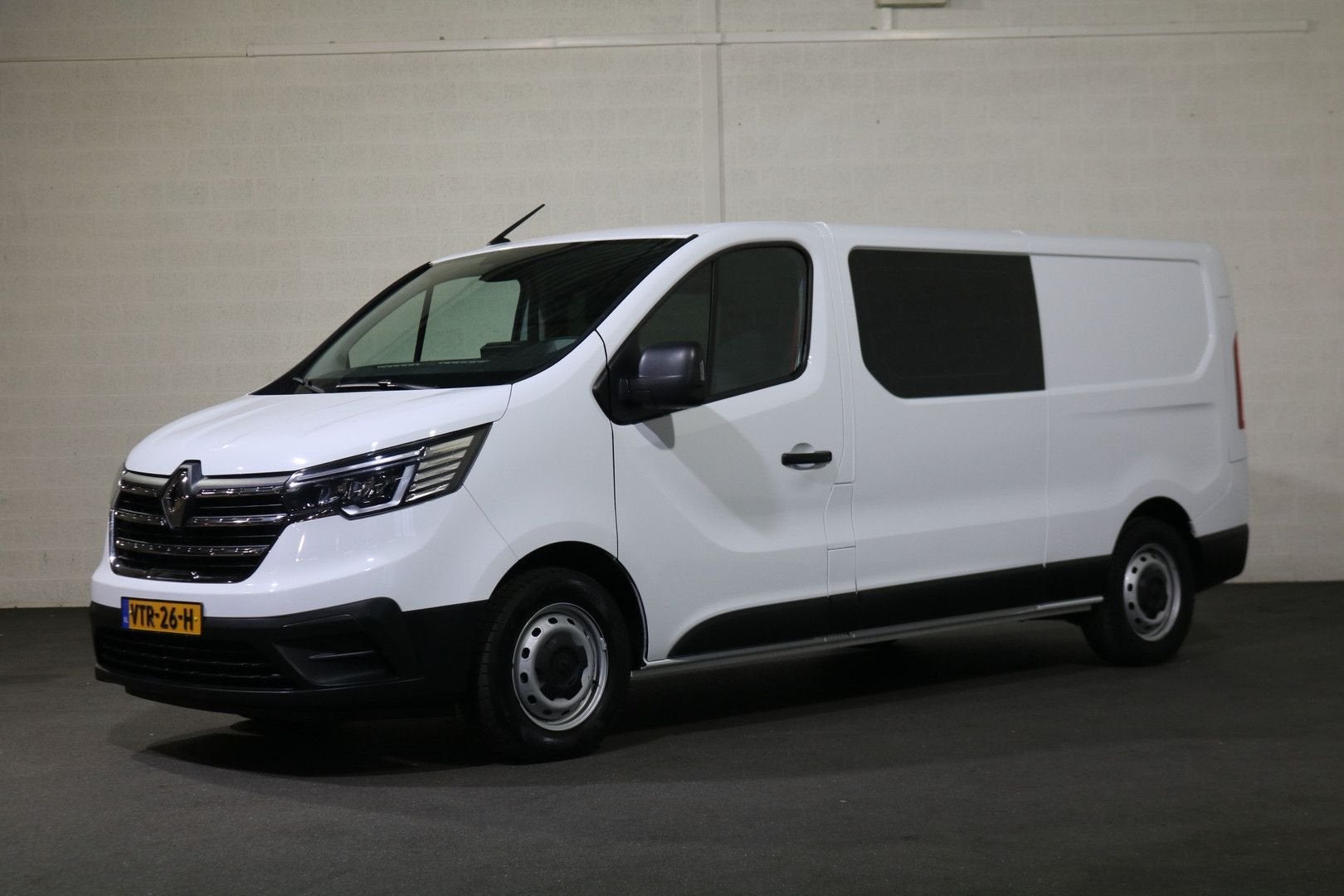 Renault Trafic 2.0 Blue dCi 150pk L2 H1 Advance DC, Renault, Wit, Te koop, 189 g/km